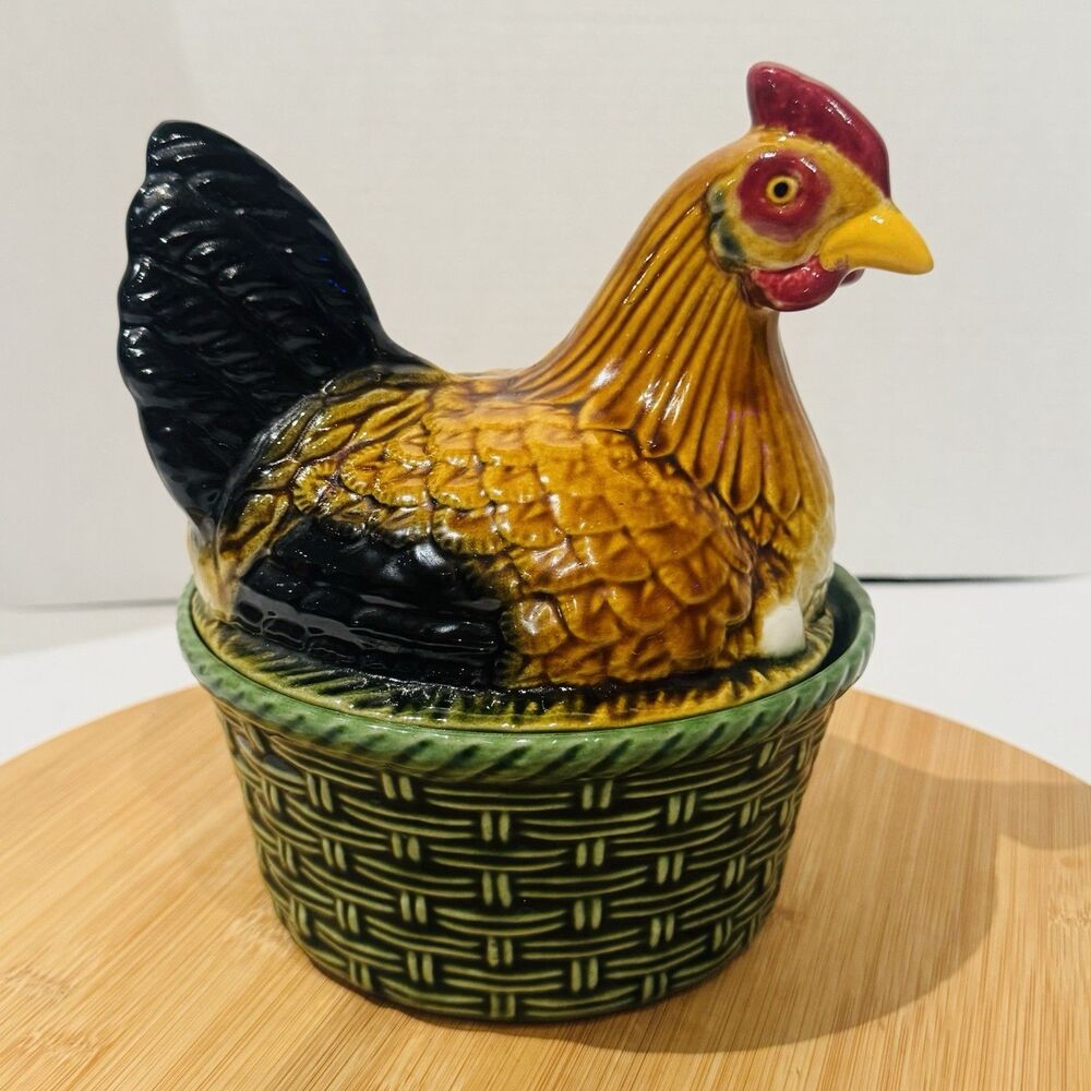 HEN ON A NEST  Ceramic Covered Bowl VTG Made  In Portugal 9”x 7” Farmhouse